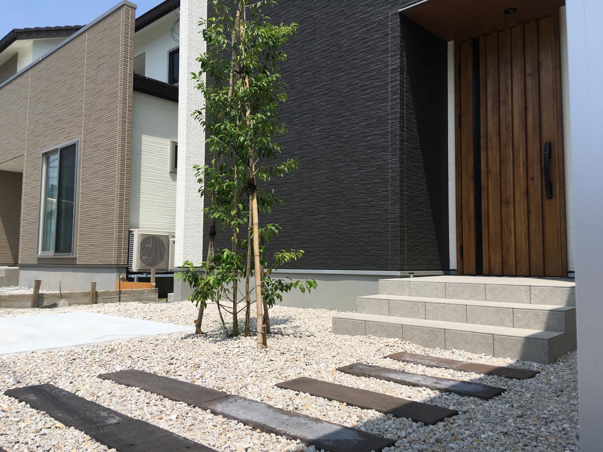シンボルツリーにオススメの庭木 テイスト別にご紹介 ブログ グリーングローブ L 富山県の庭づくりとエクステリア