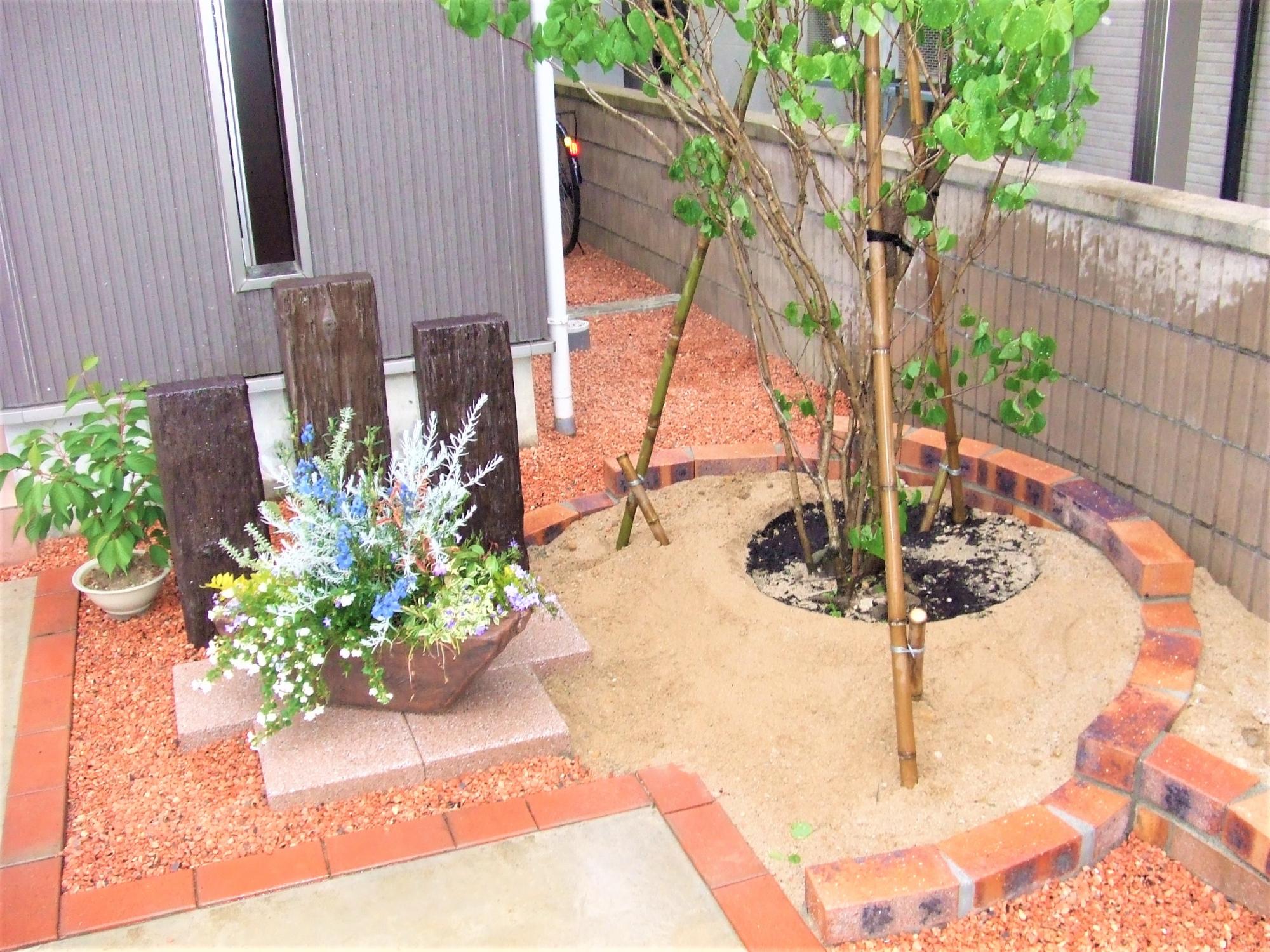 庭をヨーロピアンテイストに 南欧風 北欧風なエクステリアの作り方とは ブログ グリーングローブ L 富山県の庭づくりとエクステリア