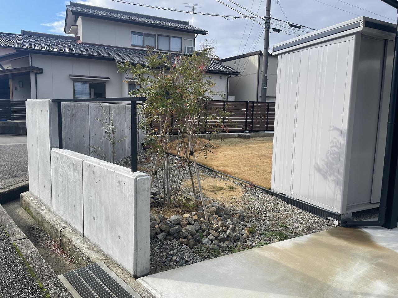 無機質×自然のお庭