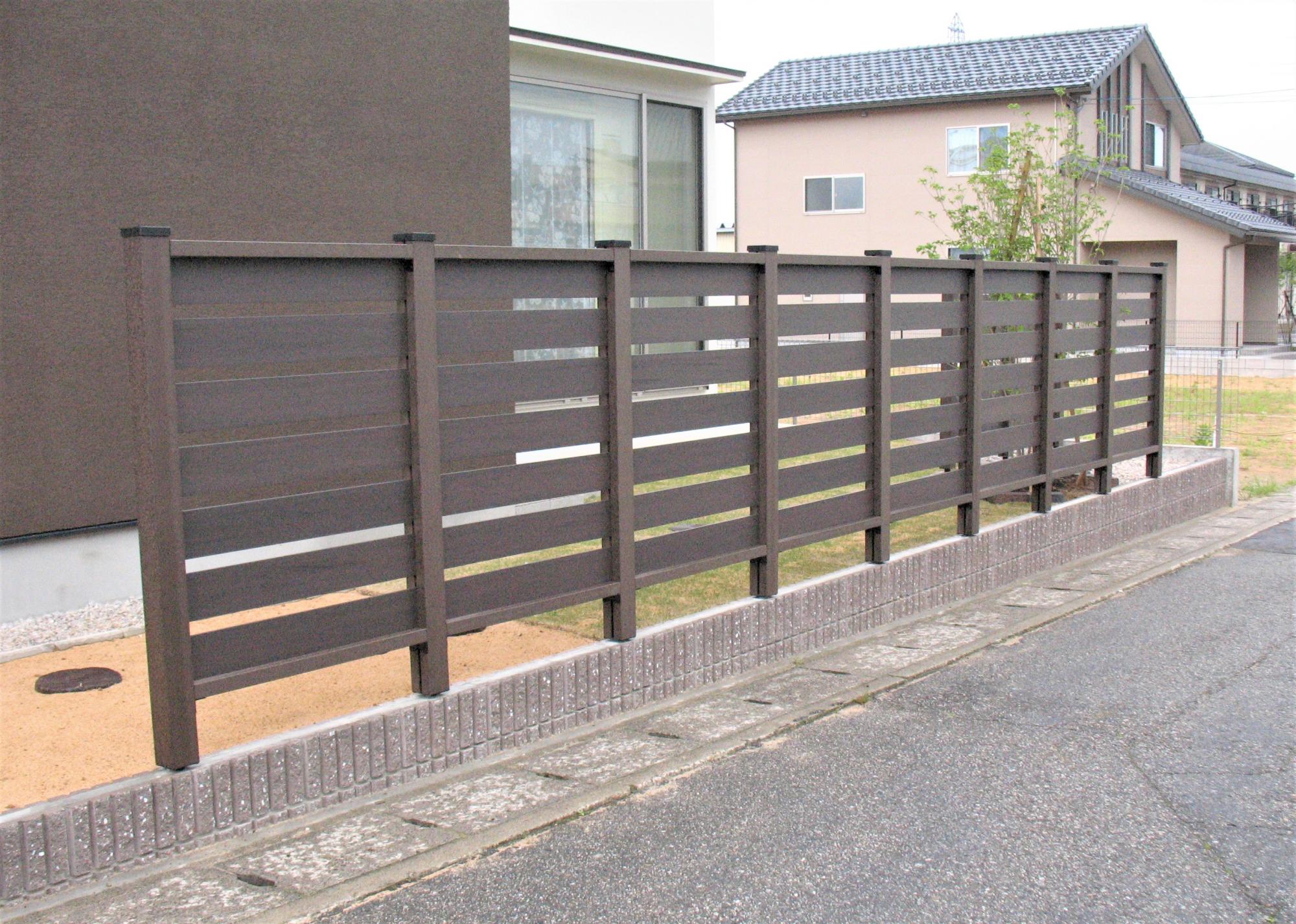 塀 フェンスの役割と素材の選び方 ブログ グリーングローブ L 富山県の庭づくりとエクステリア